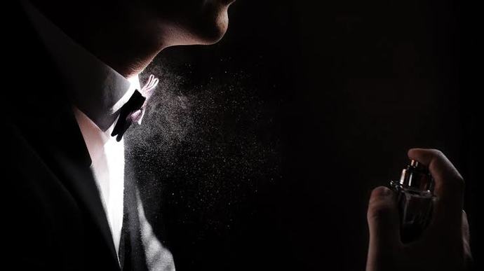 Erkekte doğal ten kokusunu mu yoksa parfüm/deodorant koksunu mu tercih edersiniz?