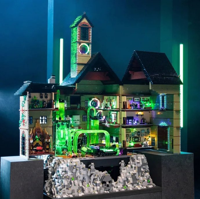 LEGO ile yapılan Perili Ev temalı PC dizaynı! Çok güzel durmuyor mu?