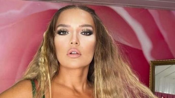 Demet Akalın, iki salata ve iki meşrubat için gelen 926 TLlik hesaba tepki gösterdi! Sizce haklı mı?