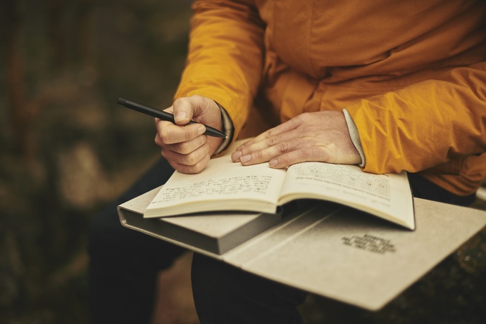 Bir kitap yazacak olsaydınız adı ve konusu ne olurdu?