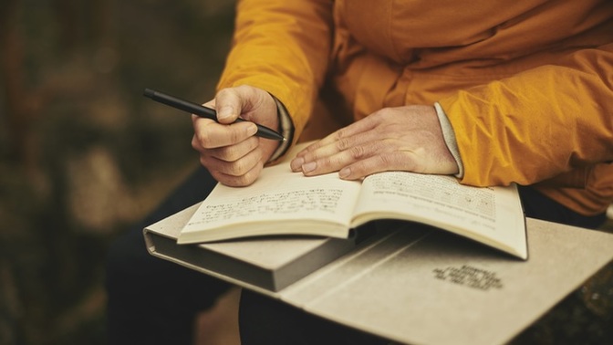 Bir kitap yazacak olsaydınız adı ve konusu ne olurdu?