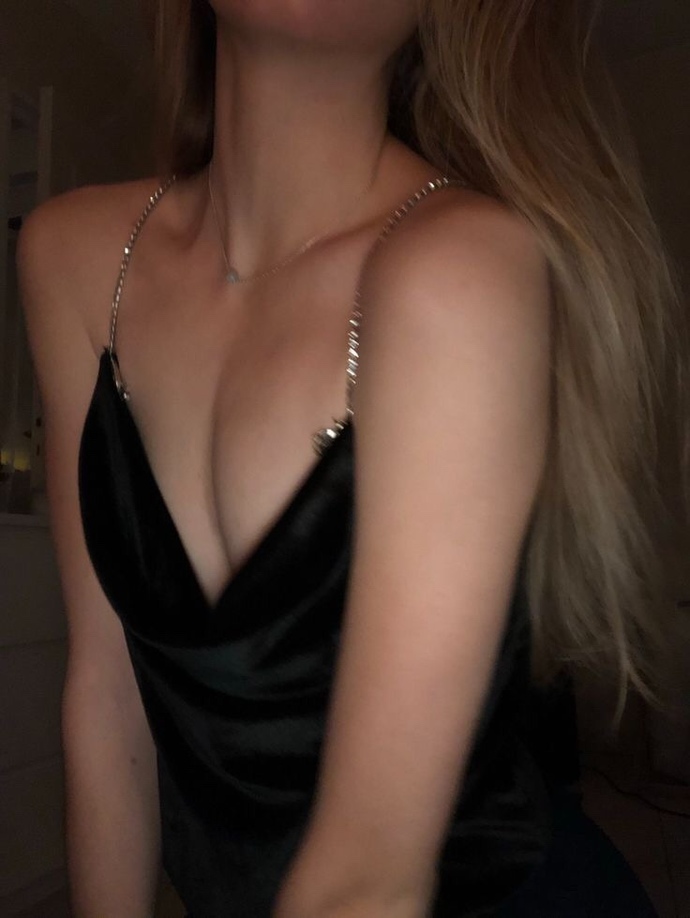 Göğsü küçük olan kadınlar seksi sayılmaz mı?