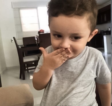 Sanalda gülerken genellikle emoji mi yoksa random mu atarsınız?
