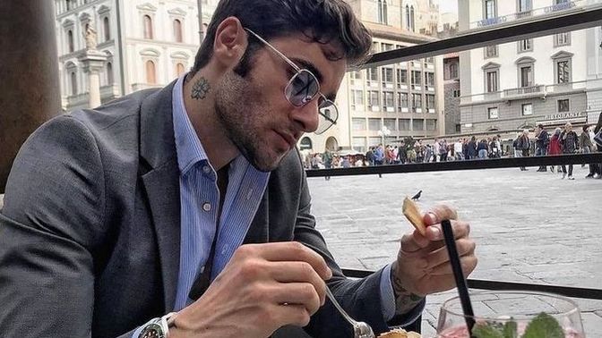 Maddi durumum iyi ama bizden daha zengin olanları kıskanıyorum, neden böyleyim?