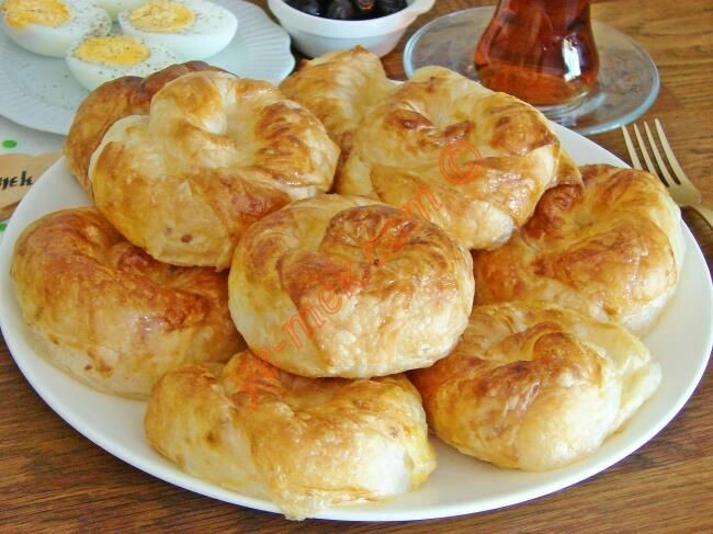 İzmire gezmeye giden biri ilk ne yemeli?
