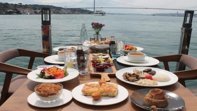 Bu güzel manzaraya kimleri davet etmek isterdiniz?