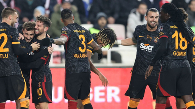 Galatasaray - Sivasspor'u 90+5'te Barış alper'in golüyle 2-1 yenerek haftayı lider kapattı! Maçı nasıl buldunuz?
