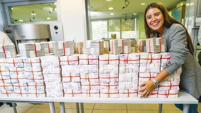 Yılbaşı ikramiyesi 200 milyon TL! Bu para sana çıkarsa ne yaparsın?