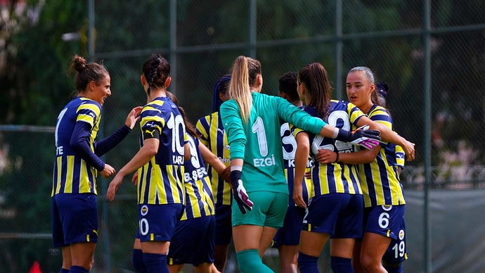Turkcell kadınlar futbol ligi  şampiyonu kim olur?