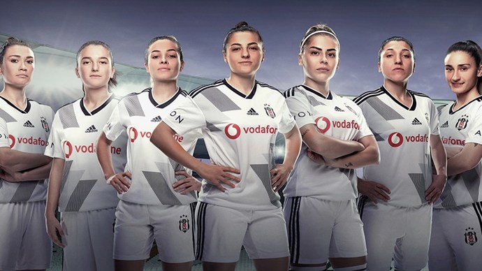 Turkcell kadınlar futbol ligi  şampiyonu kim olur?