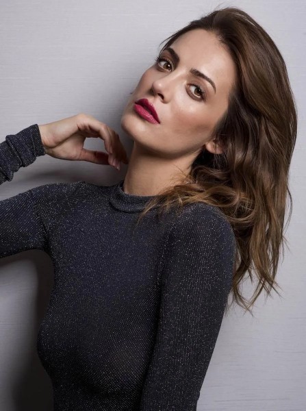İrem Sak güzel mi?