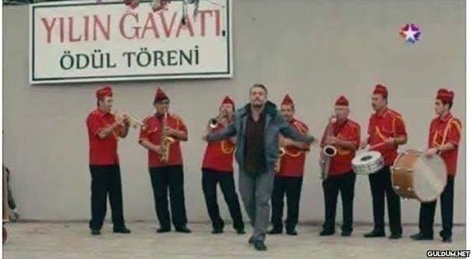 Sevgilin/eşin zorda kalan eski sevgilisine destek olabilir mi?