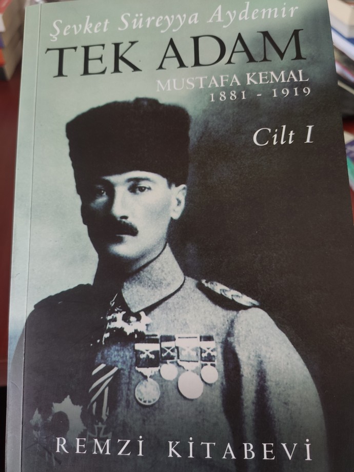 Şu an hangi kitabi okuyorsunuz🎈?