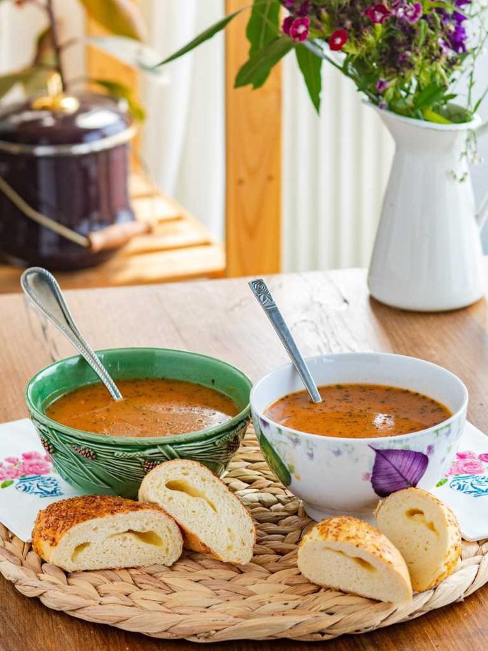 Tarhana çorbası sizce fakir aşı mıdır, şifası ve lezzeti ile baş tacı mıdır?