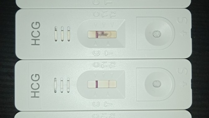 Reglim 45 gündür gecikti, testler de böyle çıkıyor sizce hamile miyim yoksa ben mi yanlış görüyorum?