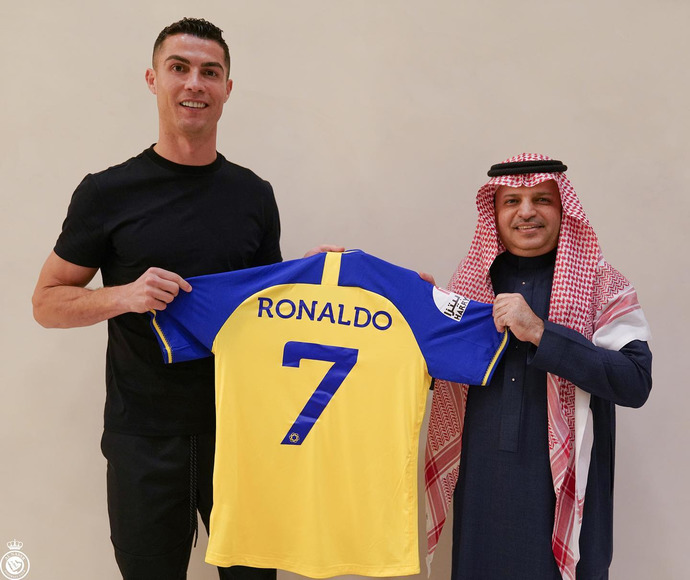 Cristiano Ronaldo resmen Suudi Arabistan ligine transfer oldu ne düşünüyorsun?