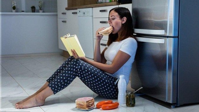 Sürekli birşeyler atıştırma isteği beslenme düzensizliği midir?