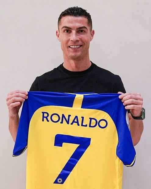 Cristiano Ronaldo Al Nassr İle Anlaştı Ne Düşünüyorsunuz?