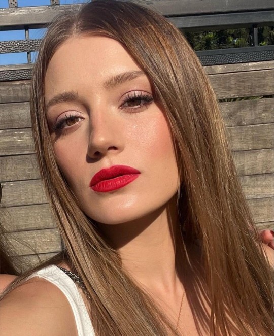 Gizem Karaca güzel mi?