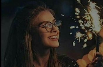 Mutlu olmak mı, mutlu görünmek mi, hangisi daha zor?