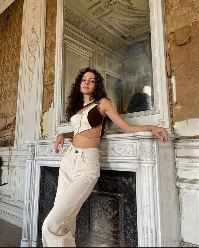 2005 doğumlu Su Burcu Yazgı Coşkun sizce de yaşından büyük durmuyor mu?