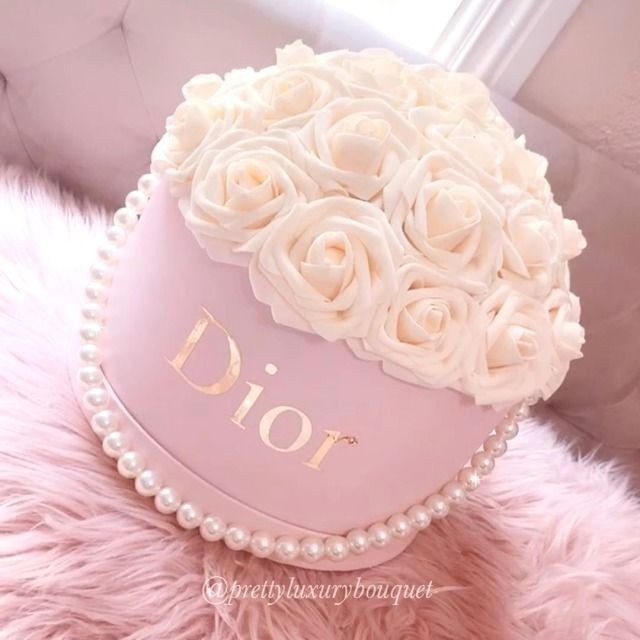 Bugün benim doğum günüm 🥳🥳doğum günü kızının doğum gününü kutlamak ister misiniz 🙏🌺💐🎂🥳?