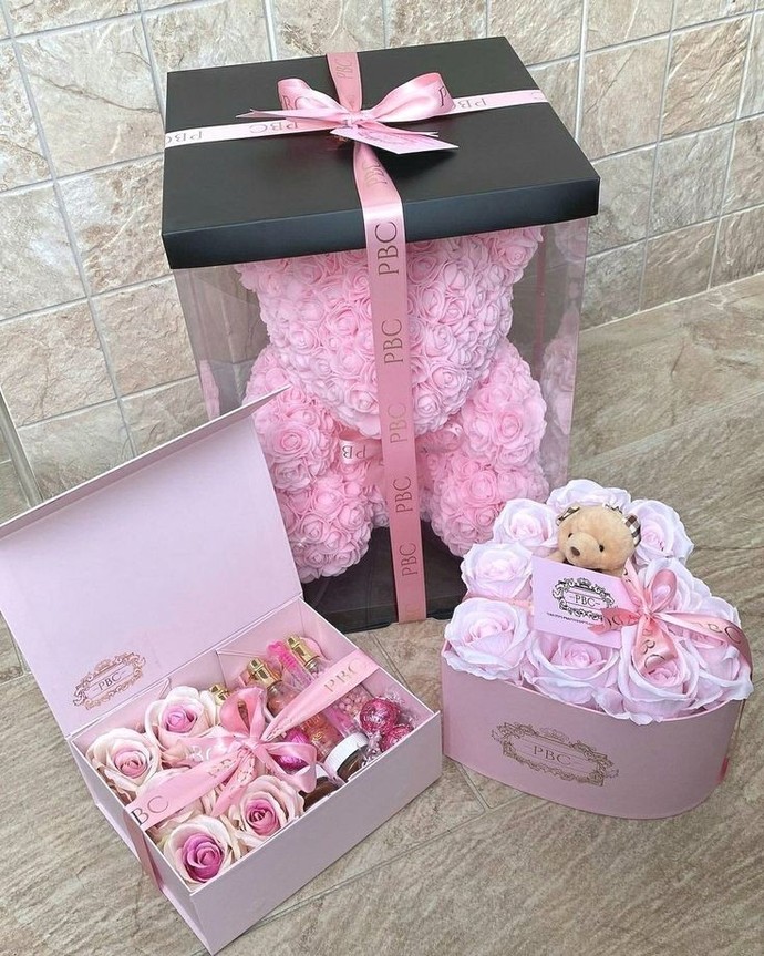 Bugün benim doğum günüm 🥳🥳doğum günü kızının doğum gününü kutlamak ister misiniz 🙏🌺💐🎂🥳?