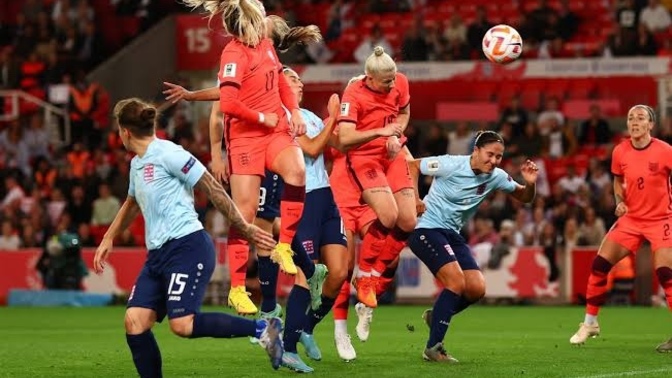 Kadınlar futbolunu izliyor musun?