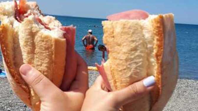 Yemeğe çıkalım diyen sevgili ekmek arası teklif ederse cevabın ne olur?