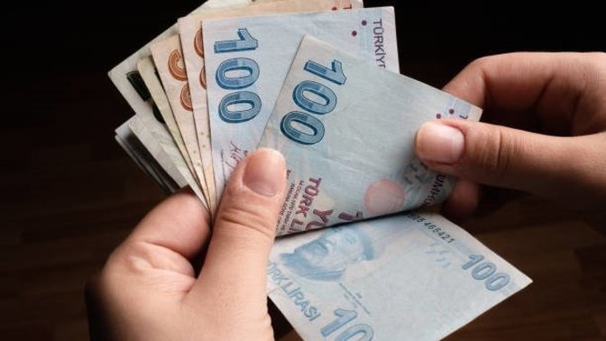 Memur ve memur emeklilerine %16,5, SSK ve Bağkur emeklilerine %15,4 zam! Bu zam neye yeter?