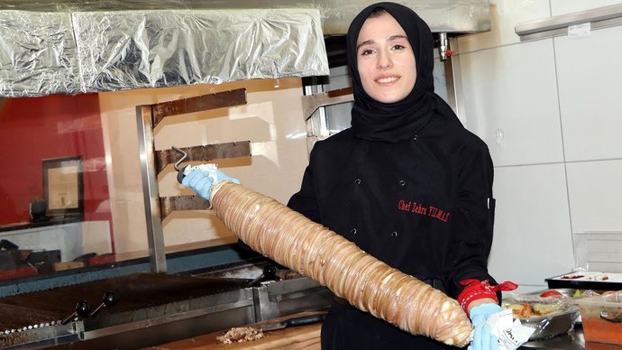 Bazen kadınlar neden kokoreç, işkembe gibi yemekleri sevdiklerini inkar ederler?