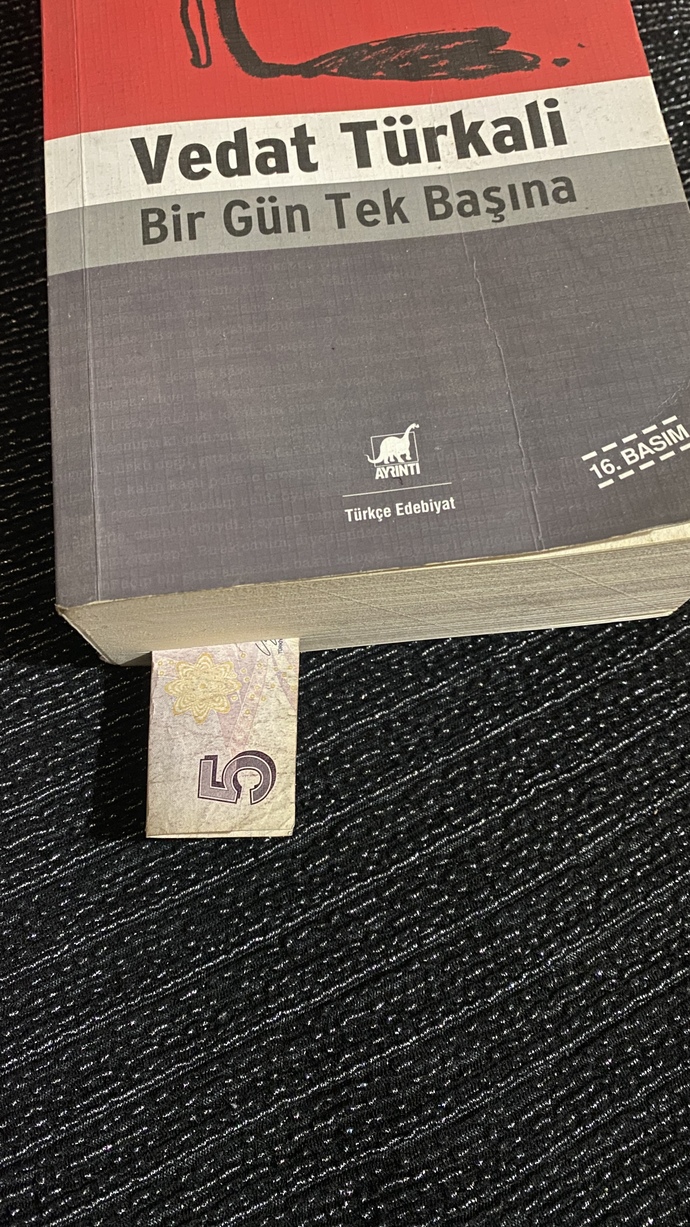 Kitap okurken ayraç mı kullanırsınız ya da  katlama mı yapıyorsunuz?