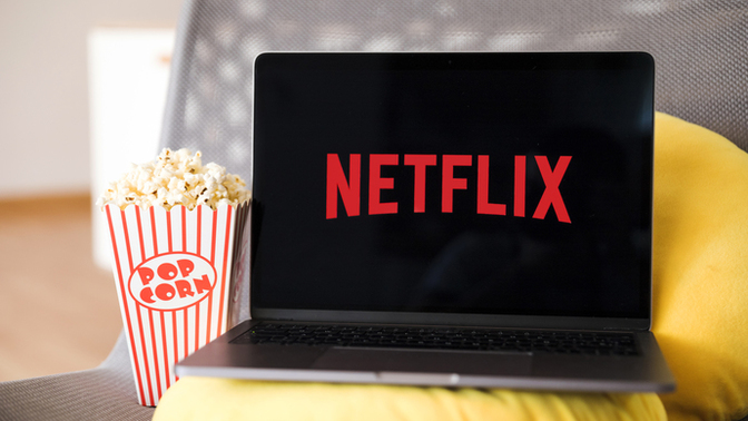Her şey bu kadar pahalıyken, arkadaşa Netflix şifresi vermek enayilik midir?
