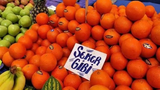 Bir kişi neden sürekli sevgilisini över?