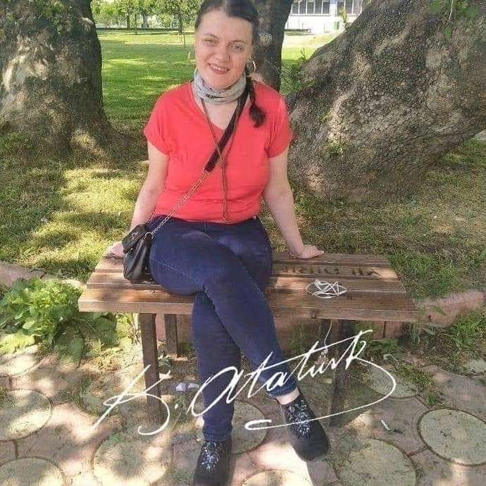 Arkadaşlar diğer hesabımdan buna geçtim biraz benimle ilgilenir misiniz Bana artık geri dönmez değil mi Birde ben çok mu çirkinim?