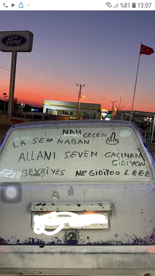 Arabanın arkasına söz yazmayı sever misiniz?