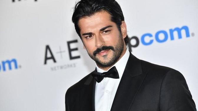 Sizce Burak Özçivit yakışıklı mi yoksa abartılıyor mu?
