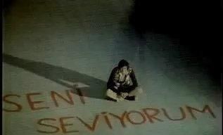 Sevgilin/eşin seni cumartesi günü terk etse, pazar sabahı ne yapıyor olursun?