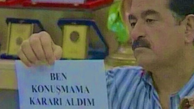 Bir ortamda hangi konu konuşulunca hiç yorum yapmamayı tercih ediyorsunuz?