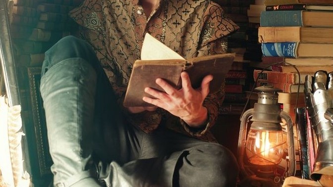 Kitaplara sevdalı insanları görünce imreniyor musunuz?