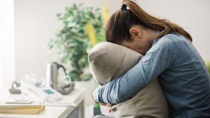 Baş edemediğin hisslerin var mı varsa bunu nasıl yapa biliyorsun? Kabullenip hiç bir şey yokmuş gibi nasıl devam ediyorsun?