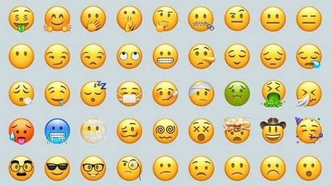 Mesajlaşırken emoji mi? random mu? kullanırsınız?