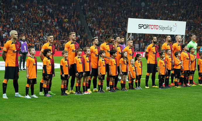 Galatasaray Fenerbahçeyi ezdi geçti! Sizce bu sene hangi takım şampiyon olur?