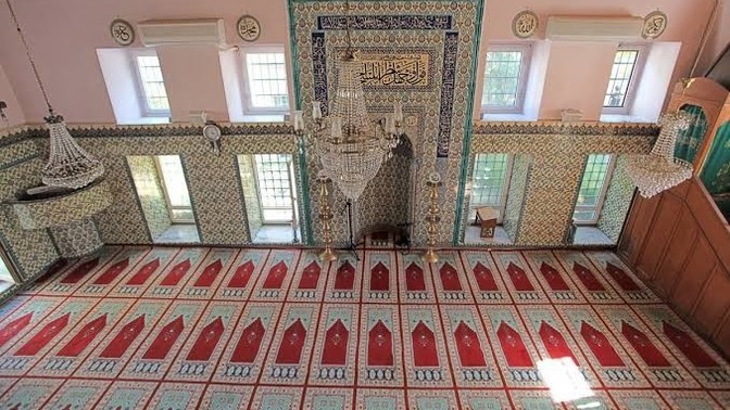 Camilerde, mescidlerde ne sıklıkla ve ne kadar bulunursunuz, zaman geçirirsiniz?