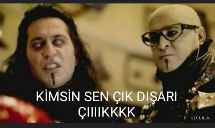 Belediye de stajyerlik yapıyorum başkanın ve yardimcilarının olduğu toplantiya daldım?