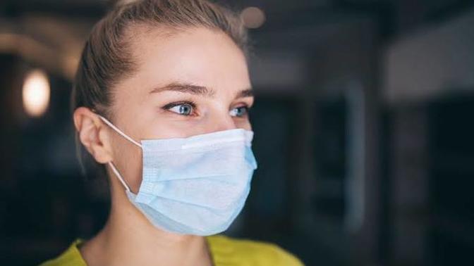 Maske takmak istemeyen randevusuz hasta ısrarla muayene olmak istemiş, doktor etmemiş. Kim haklı?
