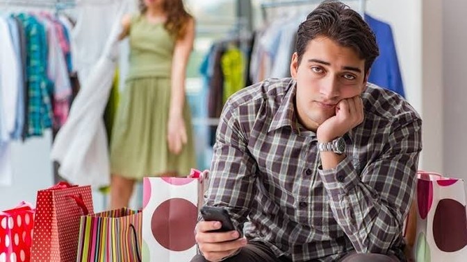 Kadınları mutlu etmenin yolu onları alışverişe götürmek midir?