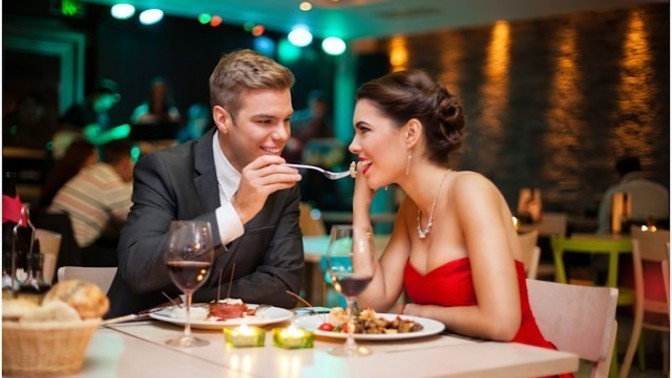 Sevgiline romantik bir akşam yemeği hazırlayacak olsan hangi yemeği yapardın?
