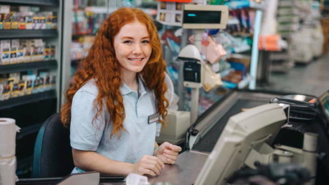 Devamlı gittiğiniz marketlerde ki kasiyerler, sıcak satışını yapmak için size yaltaklanıyor mu?