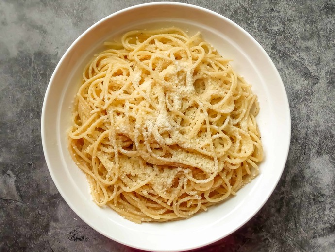 Makarnanın üstüne hangisi daha çok yakışıyor: mozarella mı, parmesan mı?